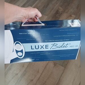 New in Box Luxe Bidet Neo 120